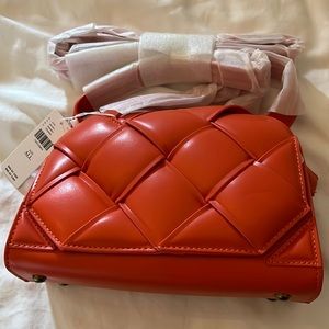 Puffy crossbody bag